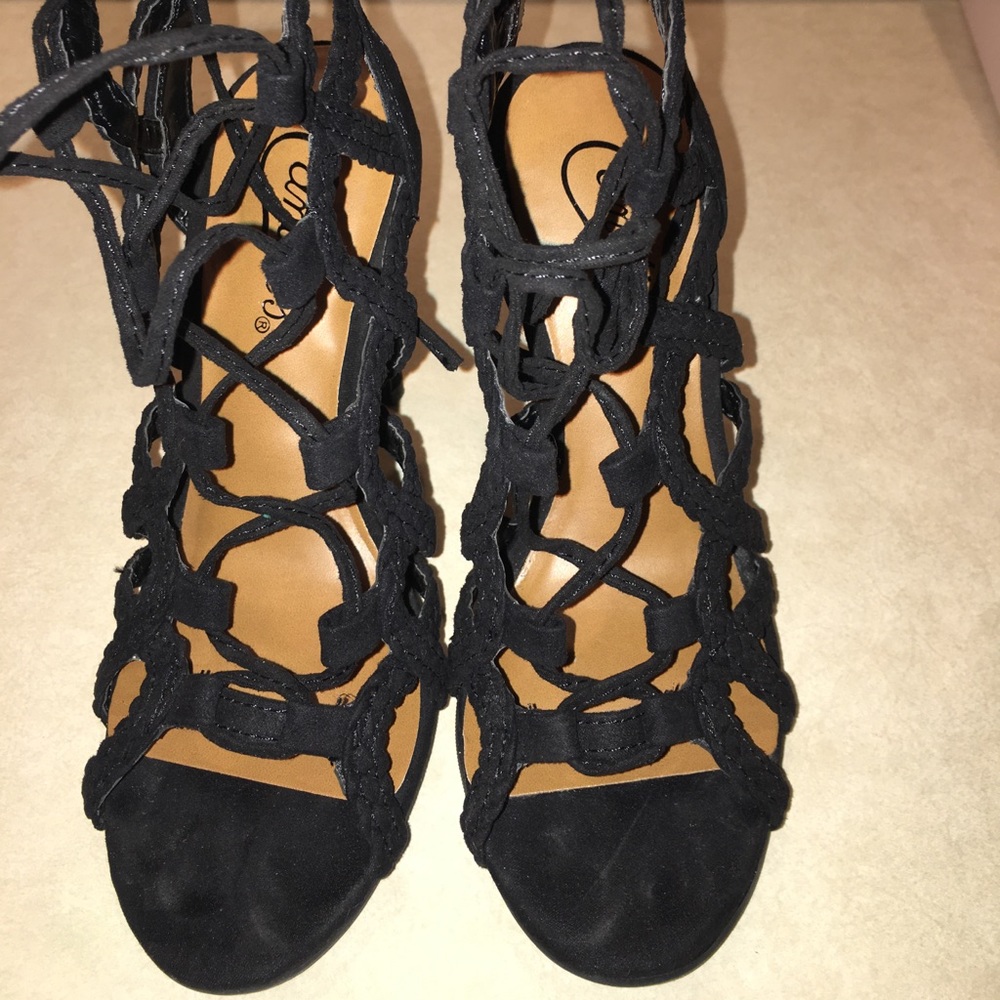 Candies Braided Gladiator High Heel - Sz 5 - Black